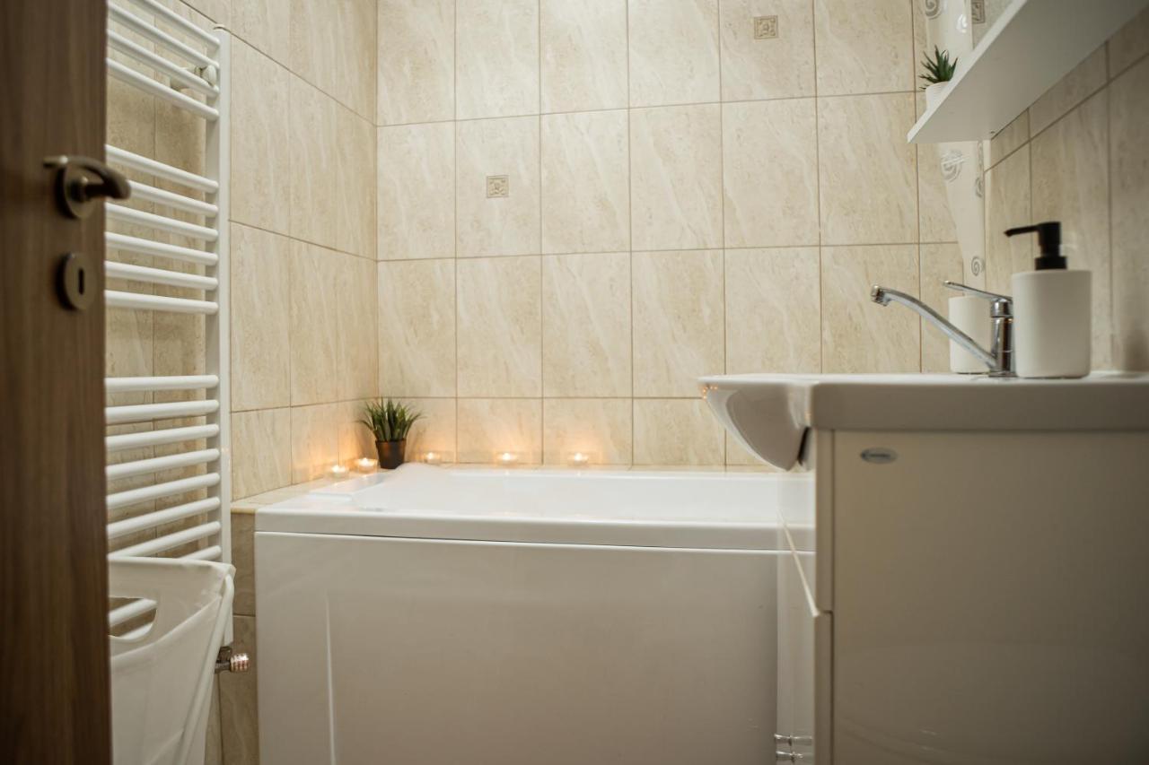 Henriett'S Cosy Place Сату Маре Екстериор снимка